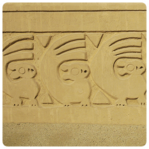 Figures in high relief in Chan Chan