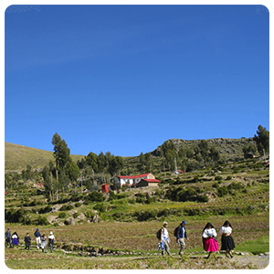 Visitando la Isla Amantani en el Lago Titicaca