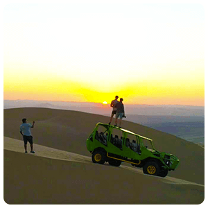 Buggy excursion by sunset in Huacachina