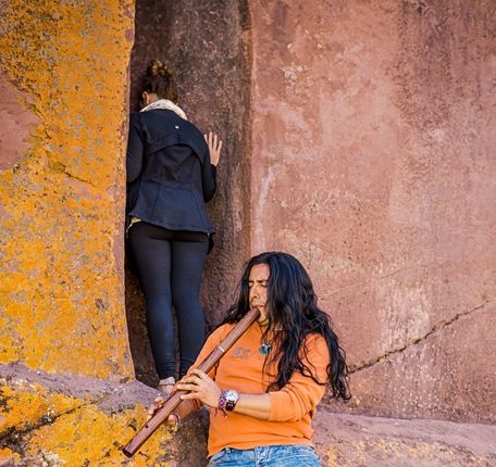 Traveler next to Amaru Muru portal.