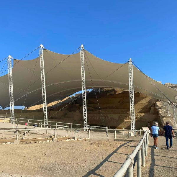 Visitors approaching El Brujo pyramid