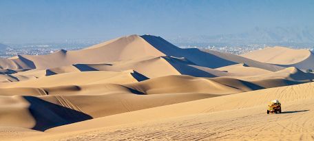 Desert landscape we enjoy during the dune buggy tour in Huacachina.
