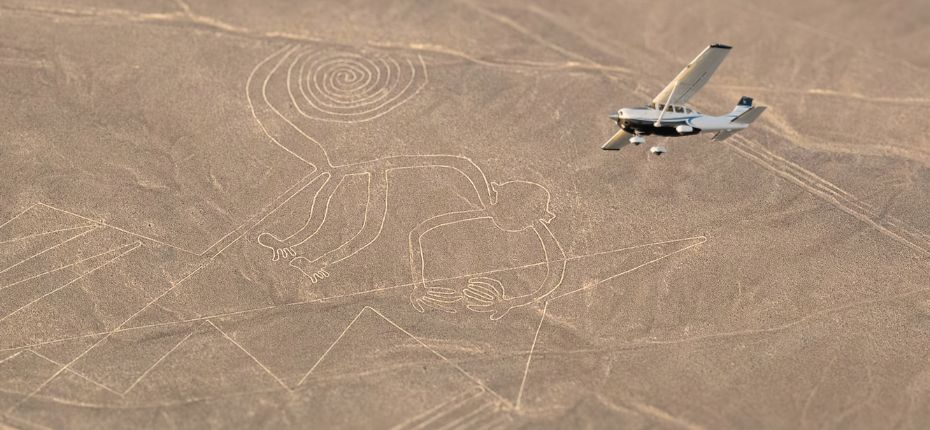 Nazca Lines Tour from Lima by Bus Cruz del Sur Sleeper Coach