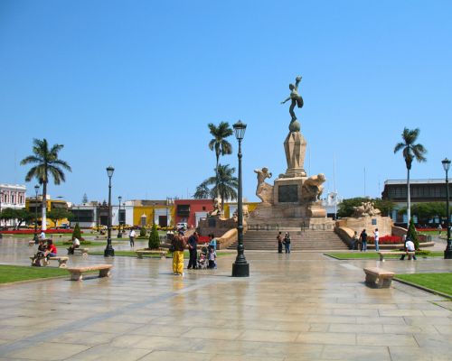 Monument and gardens in Trujillo's Plaza de Armas